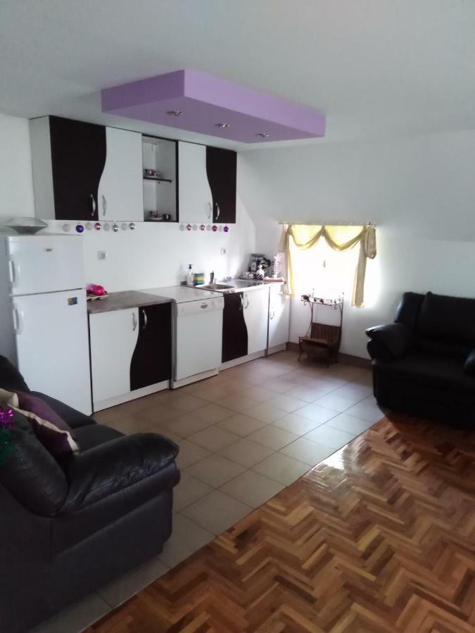 Bed and Breakfast Sunce Чуприя Екстер'єр фото