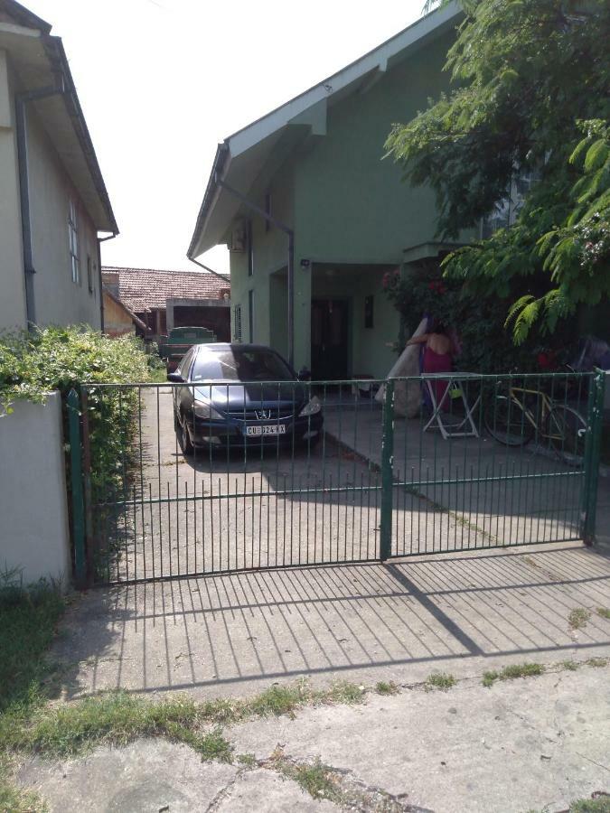Bed and Breakfast Sunce Чуприя Екстер'єр фото